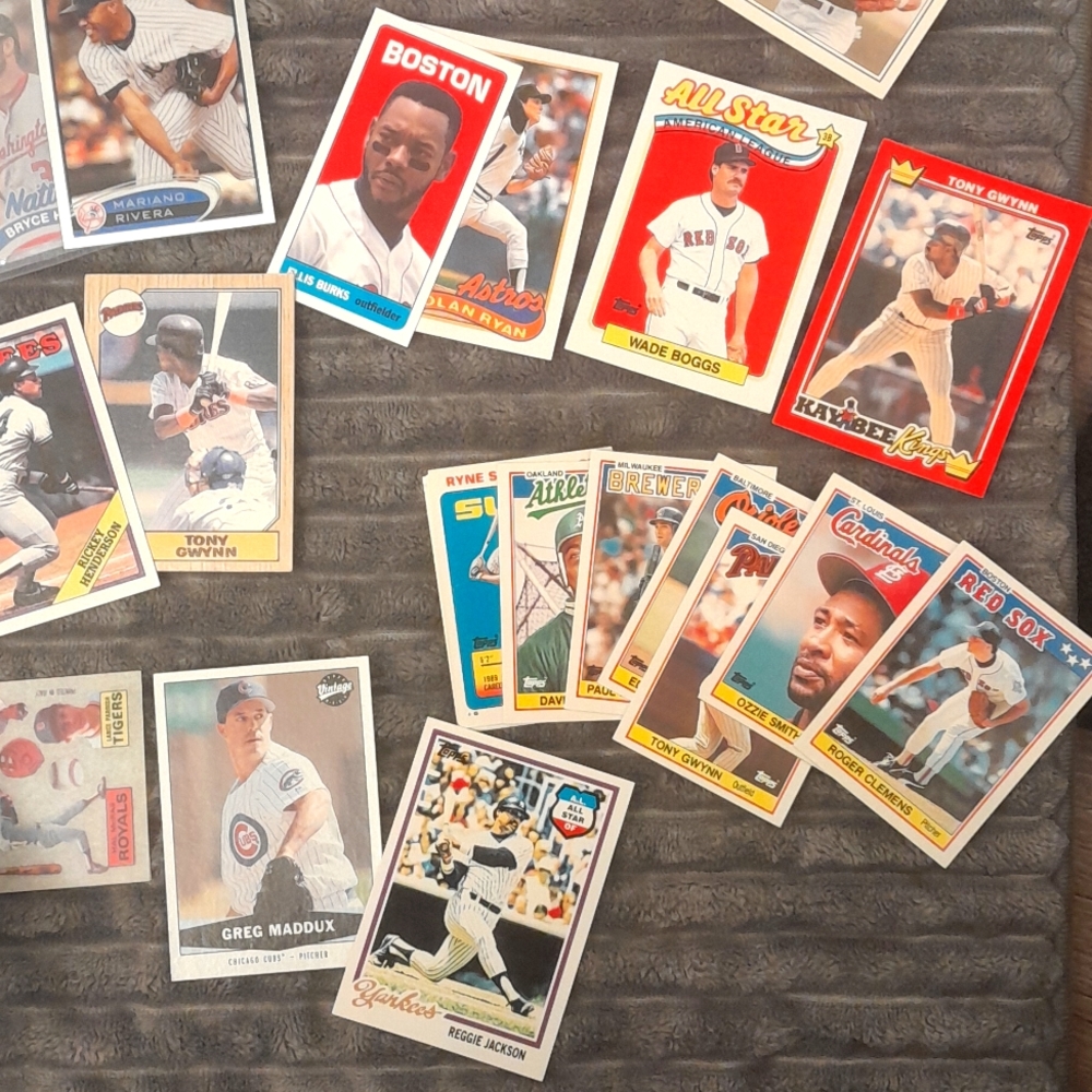 SPORT CARDS!!! **MEGA ROOKIES** AUTOS...REFRACTORS..LIMITED NUMBERED...ERRORS..